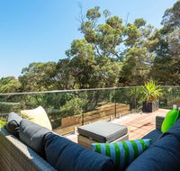 At Agnes Ave coastal views - Whitsundays Accommodation