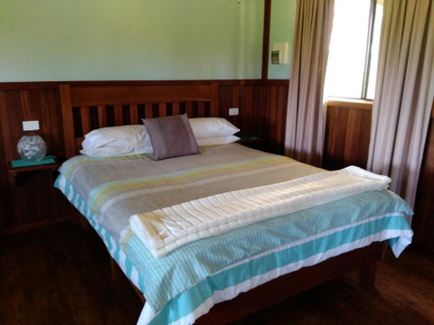 Augusta Chalet - Whitsundays Accommodation 3