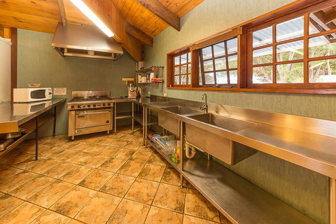 Augusta Sheoak Chalets - Whitsundays Accommodation 2