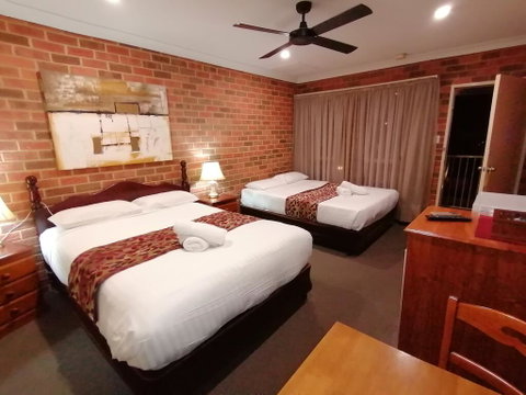 Aussie Rest Motel - Whitsundays Accommodation 3