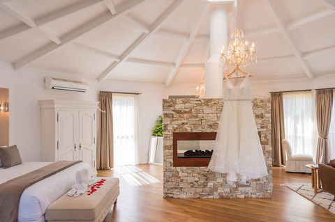 Austinvilla Estate - Whitsundays Accommodation 0