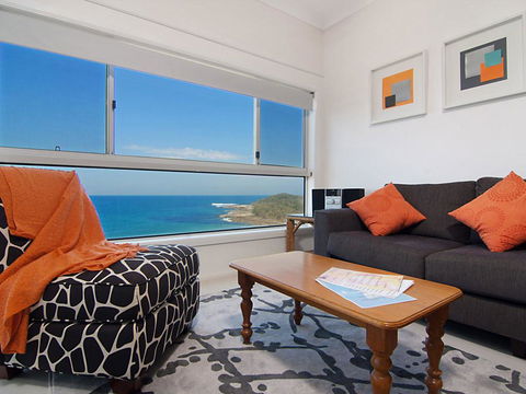 Avalon 3 - Views To Die For - Across The Road From Convent Beach - Whitsundays Accommodation 2