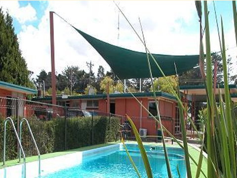 Avenue Motel - Whitsundays Accommodation 2