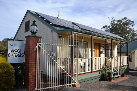 Avoca Cottages VICTORIA - Whitsundays Accommodation 0