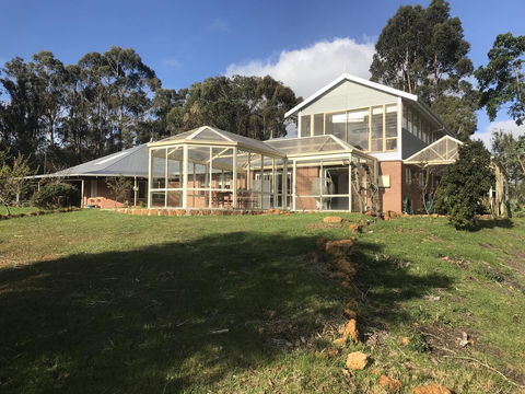 Avvara - Whitsundays Accommodation 0