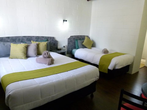 Azalea Motel - Whitsundays Accommodation 1
