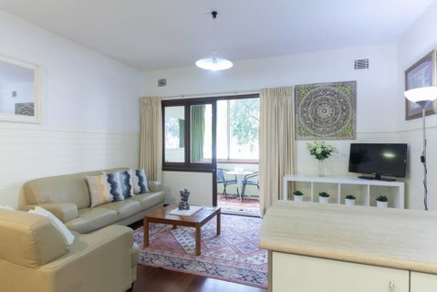 B2 Broadway Abode Close To Swan River, UWA & Hospitals - Whitsundays Accommodation 3