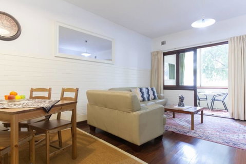 B2 Broadway Abode Close To Swan River, UWA & Hospitals - Whitsundays Accommodation 1
