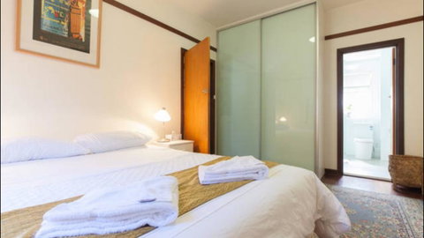 B4 Apartment Close To City, UWA, Nedlands & Swan River - Whitsundays Accommodation 2
