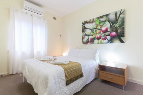 B5 Close To Nedlands, Cafes, Swan River, SCGH & UWA - Whitsundays Accommodation 1