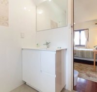 B8 Cafes Resturants UWA close to SCGH - Whitsundays Accommodation