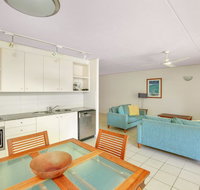 Baden 61 - Rainbow Shores Air conditioned Unit Walk To Beach Pool Tennis court - Whitsundays Accommodation
