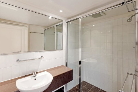 Baden 74 - Rainbow Shores, Top Floor, Air Conditioned Unit, Walk To Beach - Whitsundays Accommodation 2