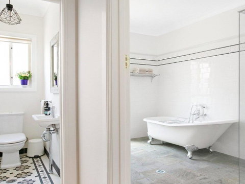 Ballogie Lodge - A Quality, Timeless Retreat - Whitsundays Accommodation 1