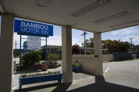 Bamboo Motor Inn - Whitsundays Accommodation 2