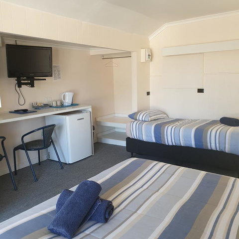 Bamboo Motor Inn - Whitsundays Accommodation 3
