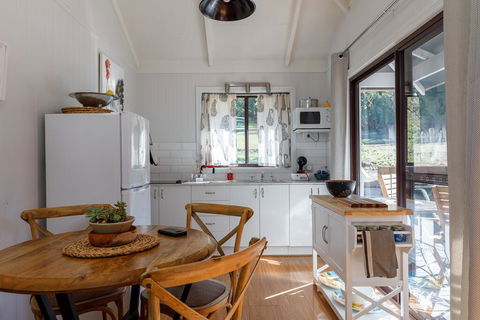 Bandalong Cottages - Whitsundays Accommodation 1