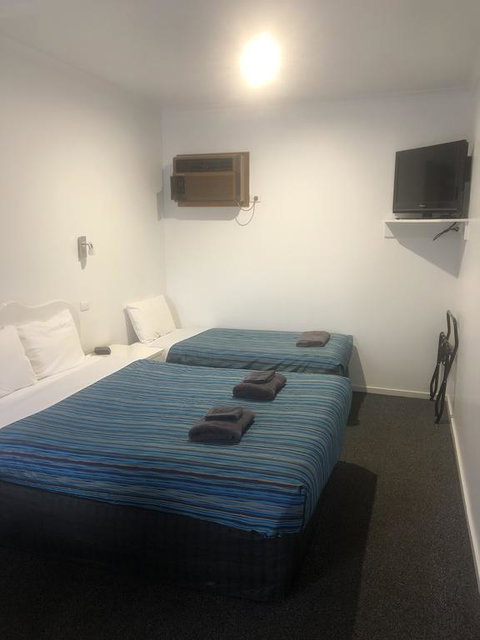 Bandicoot Motor Inn Hamilton - Whitsundays Accommodation 1