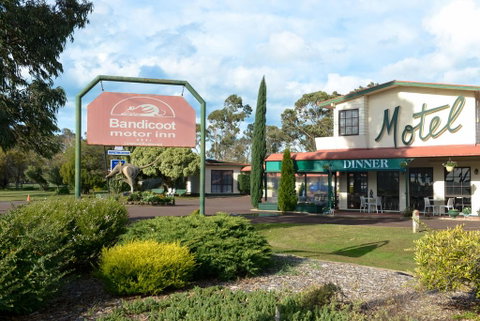 Bandicoot Motor Inn Hamilton - Whitsundays Accommodation 2