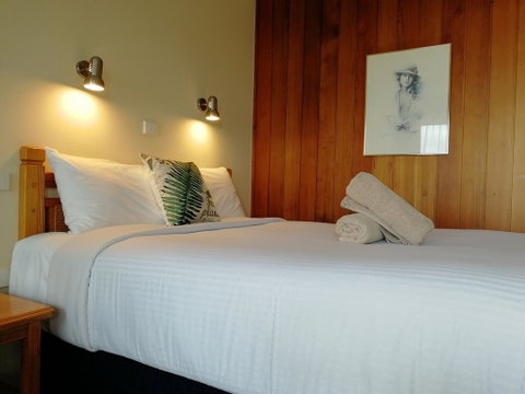 Banjo Paterson Motor Inn - Whitsundays Accommodation 3