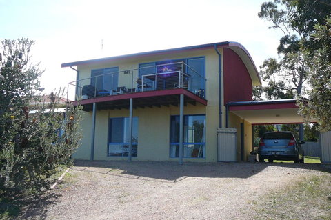 Banksia Waters - Whitsundays Accommodation 1