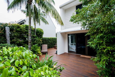 Barbados Noosa - Whitsundays Accommodation 2