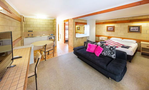 Barham Bridge Motor Inn - Whitsundays Accommodation 2