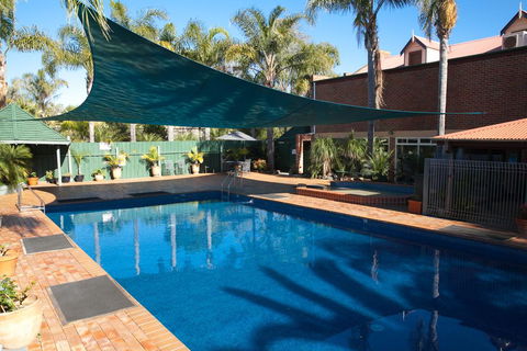 Batemans Bay Marina Resort - Whitsundays Accommodation 2