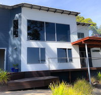 BAY OF FIRES BEACH SHACK ocean views from a modern Beachhouse - Whitsundays Accommodation