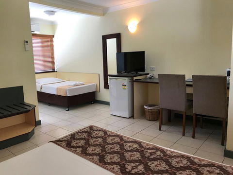 Bay Village Tropical Retreat & Apartments - Whitsundays Accommodation 2