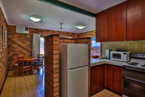 Bayside Holiday Apartments - Whitsundays Accommodation 3