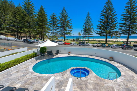 Bayview Apartments Rainbow Bay - Whitsundays Accommodation 1