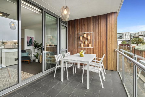 Beach Apartment Port Melbourne - Whitsundays Accommodation 2