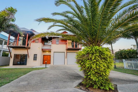 Beach Fansea - Whitsundays Accommodation 1