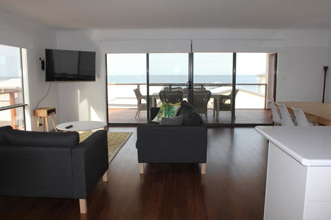 Beach House At Arno - Whitsundays Accommodation 2