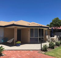 Beach House by the bay - Whitsundays Accommodation