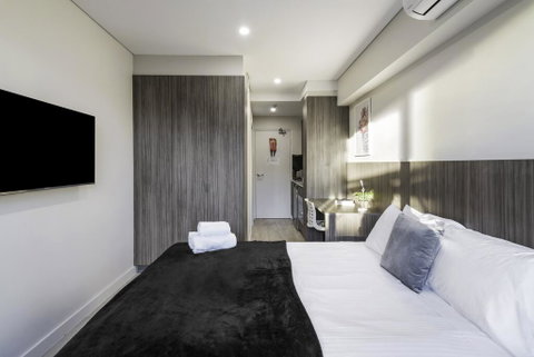 BEACH LOCATION STUDIO // CLOVELLY 1 - Whitsundays Accommodation 3