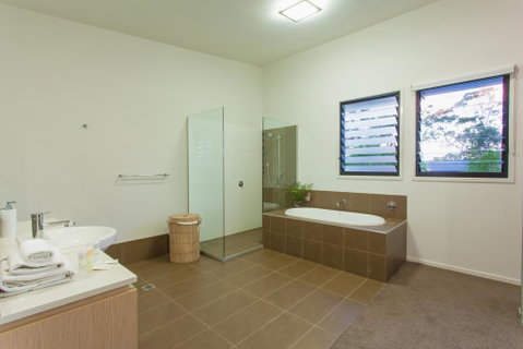 Beach Road Holiday Homes - Whitsundays Accommodation 1