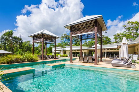 Beach Road Holiday Homes - Whitsundays Accommodation 2