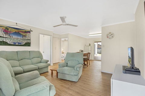 Beach Shack On Towners - Whitsundays Accommodation 1