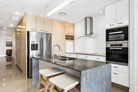 Beaches On Maroochy 1 Beach Parade - Whitsundays Accommodation 2