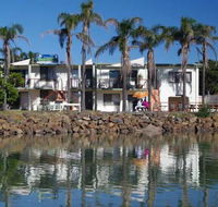 Beachfront 1 25 Willow Street - Whitsundays Accommodation