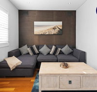 BEACHFRONT APARTMENT // DREAM LOCATION // CLOEY2 - Whitsundays Accommodation