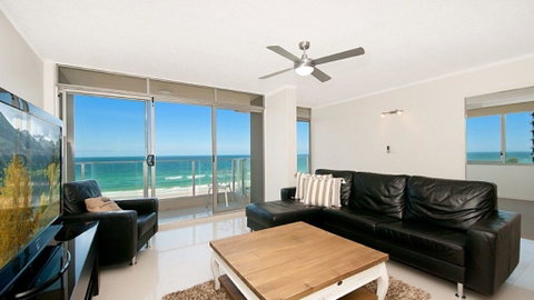 Beachfront Apt Main Beach - Whitsundays Accommodation 3