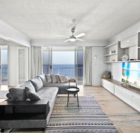 Beachfront Luxury 3 bedroom in the heart of Surfers Paradise - Ocean views plus indoor/outdoor pool - Whitsundays Accommodation
