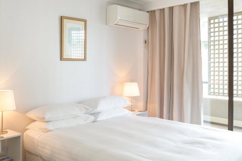 Beachfront Manly Apartment With Parking And Balcony - Whitsundays Accommodation 1