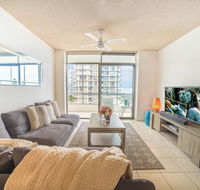 Beachfront Retro Apartment In Surfers Paradise - Whitsundays Accommodation