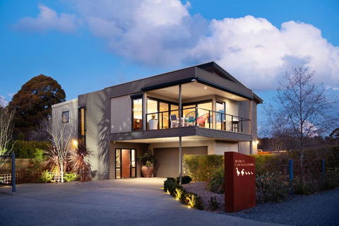 Retreat Lake Daylesford - Free Wifi - Whitsundays Accommodation 0