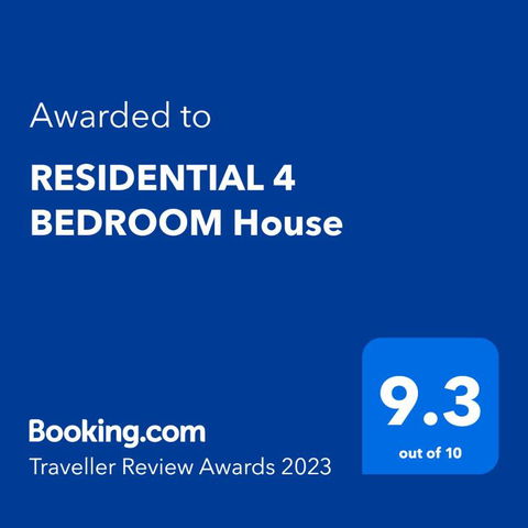 RESIDENTIAL 4 BEDROOM House - Whitsundays Accommodation 1