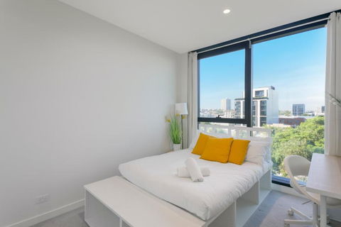 REST COLLECTION One Bedroom Apartment With Study - Whitsundays Accommodation 1